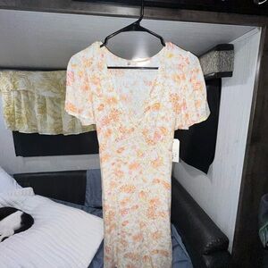 Billabong Floral v-neck knee length dress